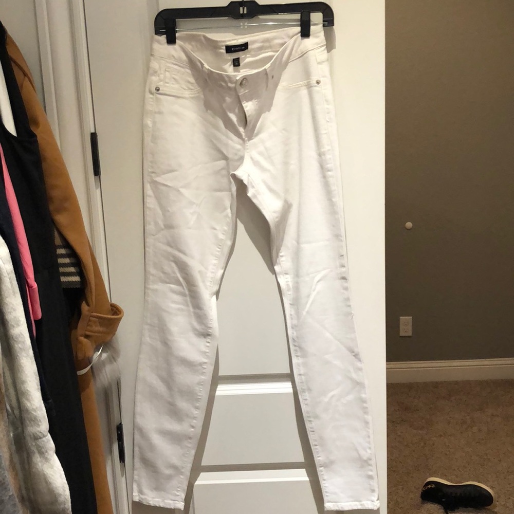 Bebe white skinny jeans